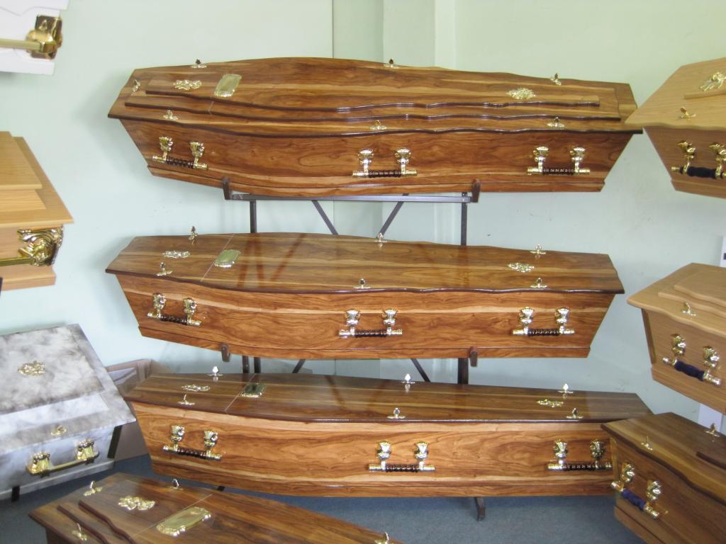 к чему снятся гробы с покойниками много