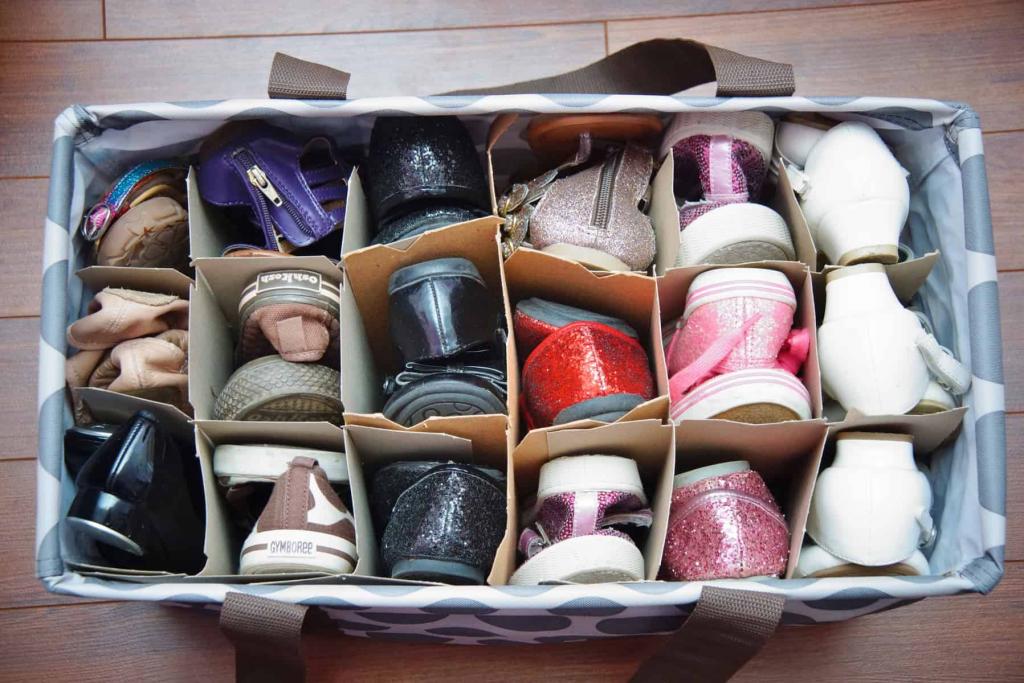 детская обувь в коробке для хранения