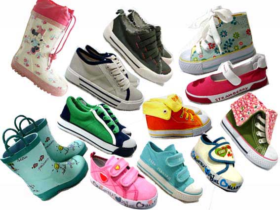 много разной детской обуви