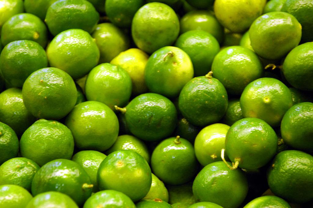 фрукты зеленого цвета