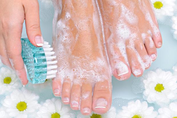 Мыть ноги с мылом во сне