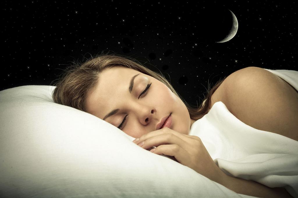 Девушка спит среди звезд